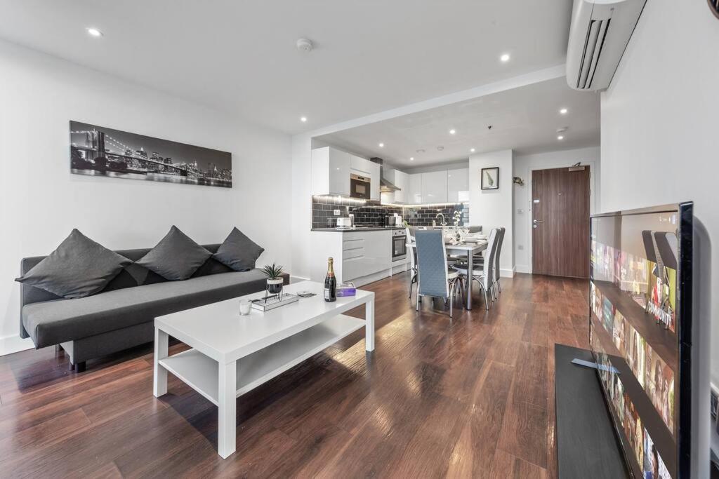 Amazing Britania 1 Bedroom Flat In London Bp40 Exterior photo